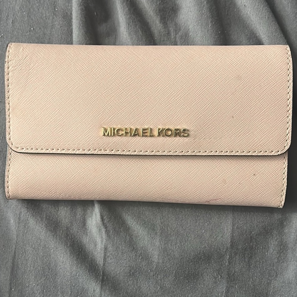 Michael Kors Cream Wallet